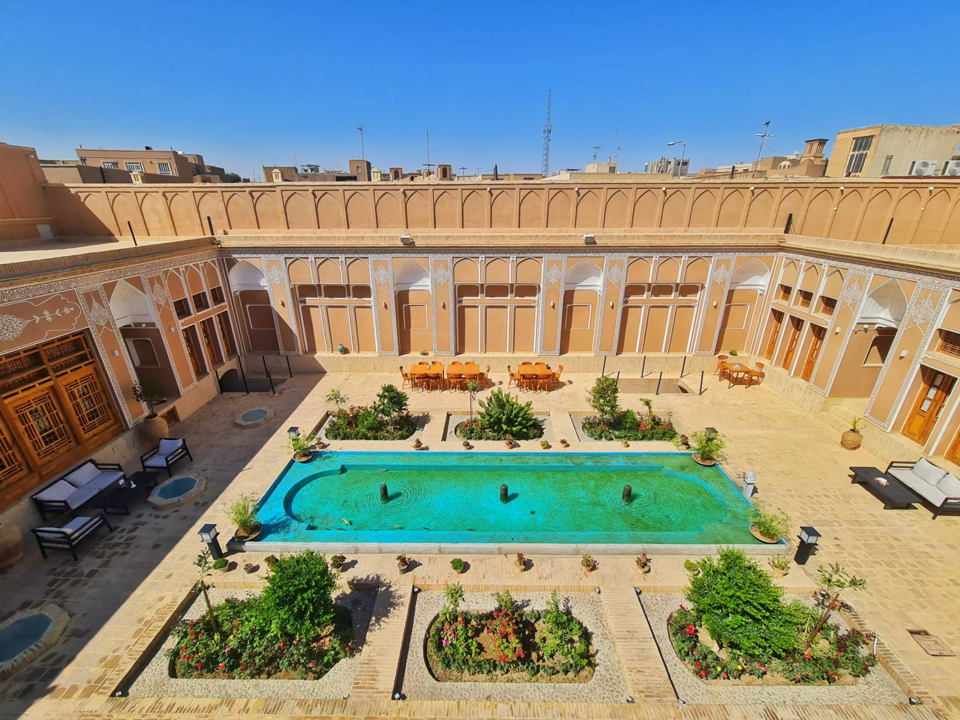 هتل بوتیک کتروا یزد