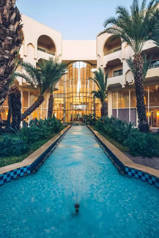 له رویال حمامات
