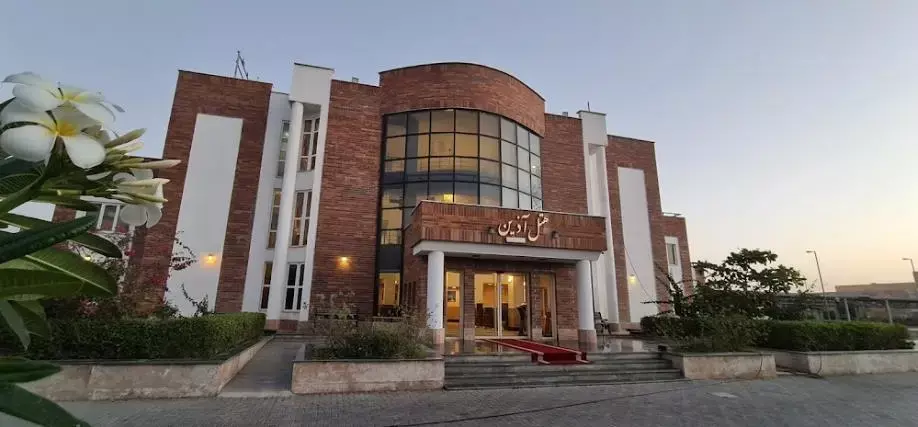 تور چابهار هتل آذین (3شب)